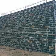 Objekt 3 - Schlossmauer mit fertiggestellter Vormauerung / Foto. IB PHD